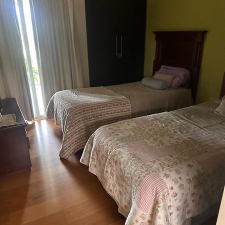 Casa 6 A Malibu 3Km Del Aeropuerto Podes Dejar Tu Auto Вила Аленде Екстериор снимка