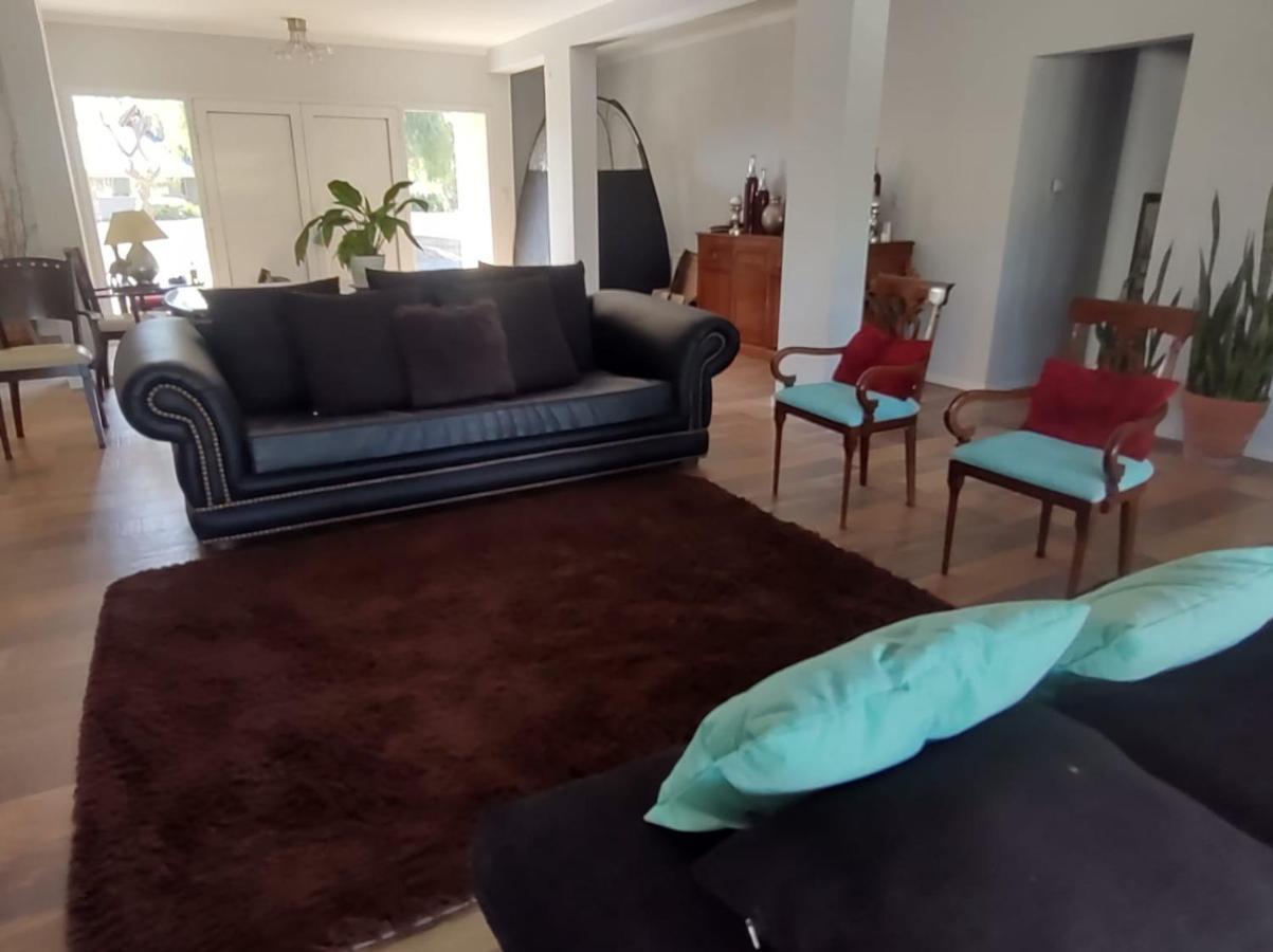 Casa 6 A Malibu 3Km Del Aeropuerto Podes Dejar Tu Auto Вила Аленде Екстериор снимка