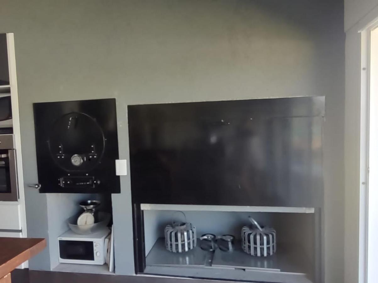 Casa 6 A Malibu 3Km Del Aeropuerto Podes Dejar Tu Auto Вила Аленде Екстериор снимка