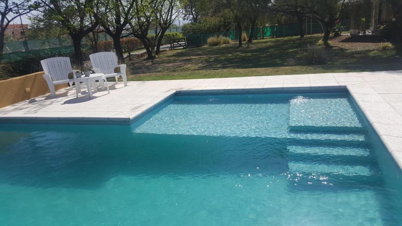 Casa 6 A Malibu 3Km Del Aeropuerto Podes Dejar Tu Auto Вила Аленде Екстериор снимка