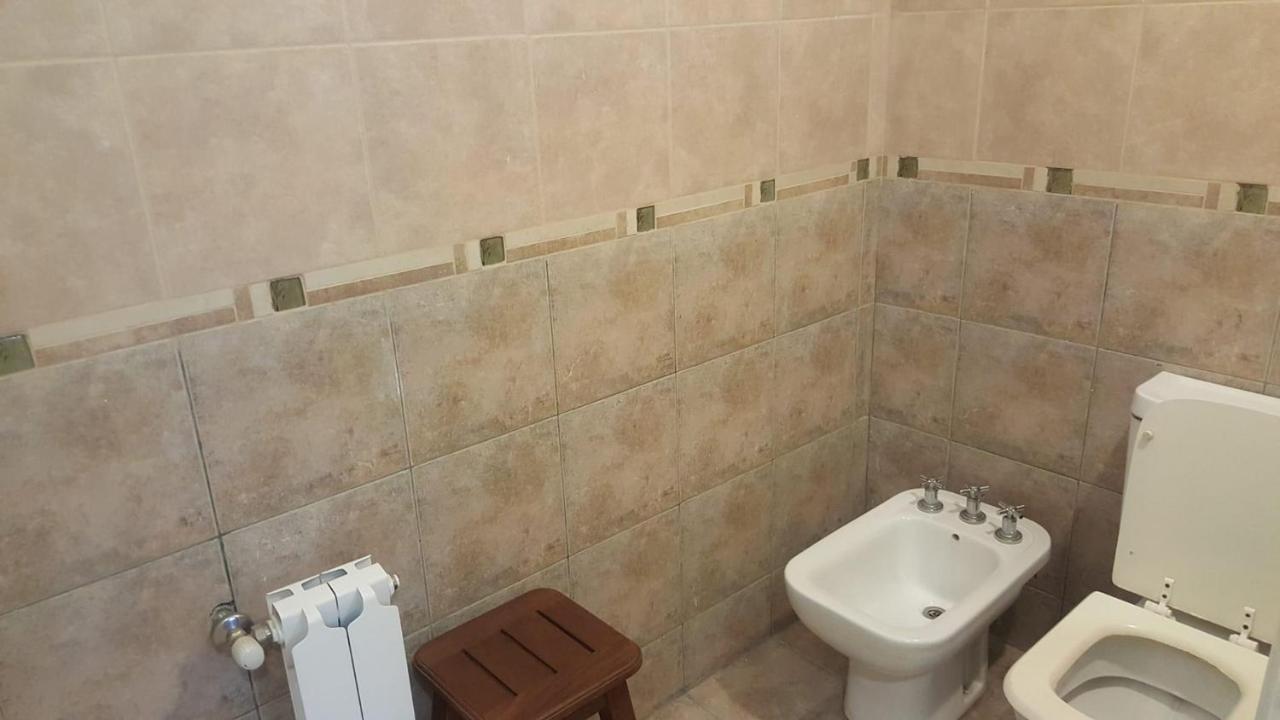 Casa 6 A Malibu 3Km Del Aeropuerto Podes Dejar Tu Auto Вила Аленде Екстериор снимка