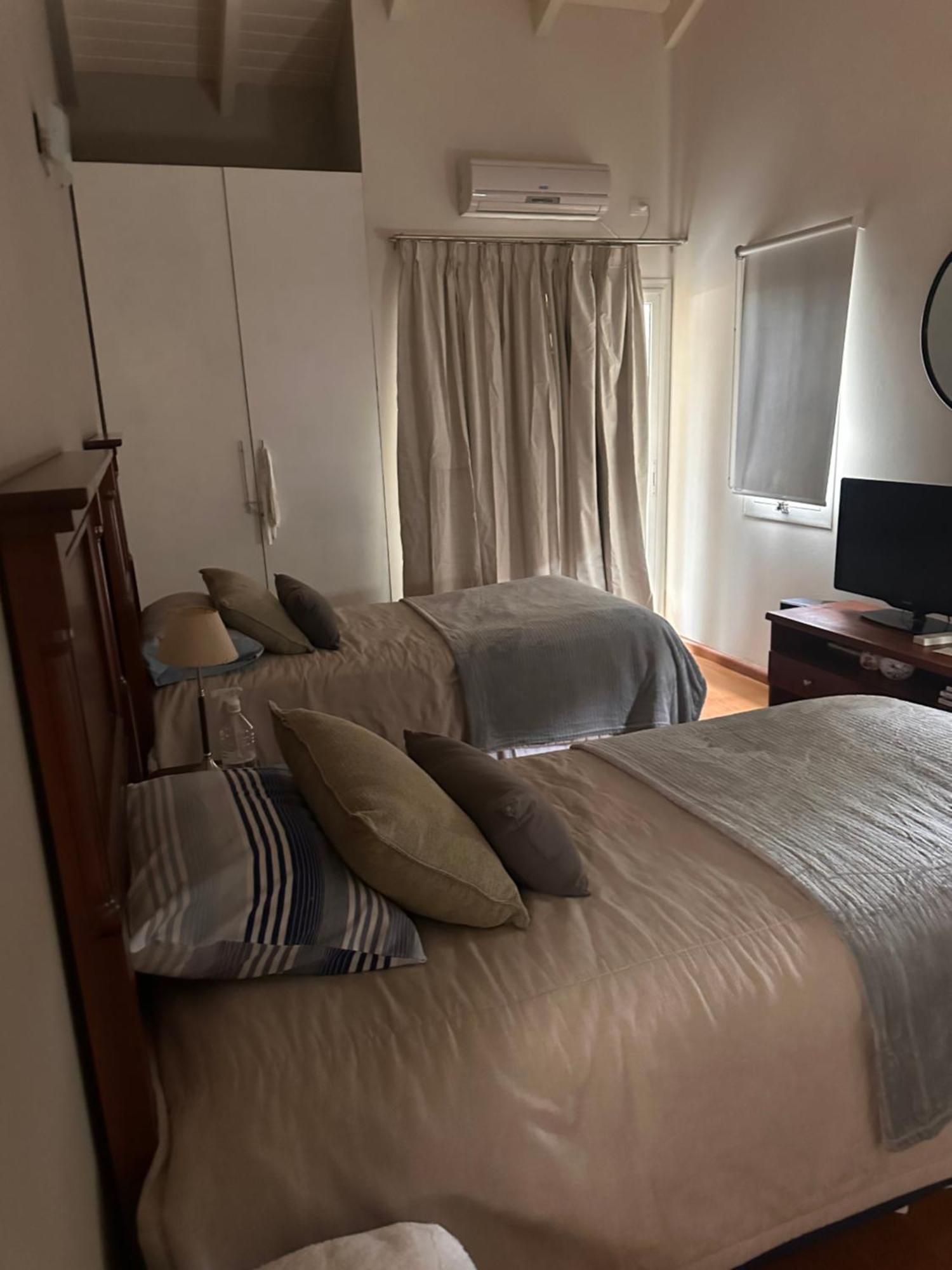 Casa 6 A Malibu 3Km Del Aeropuerto Podes Dejar Tu Auto Вила Аленде Екстериор снимка